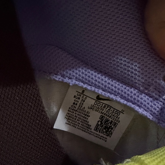 Nike Dunk Low SE Easter Candy - Picture 2 of 3